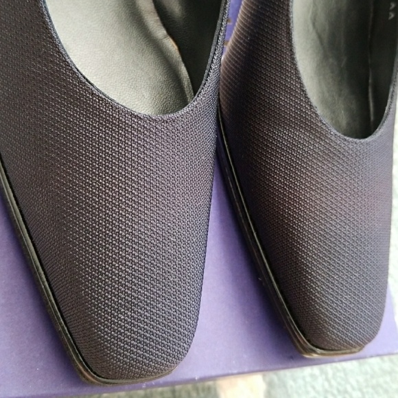 Stuart Weitzman navy pumps - Picture 2 of 9